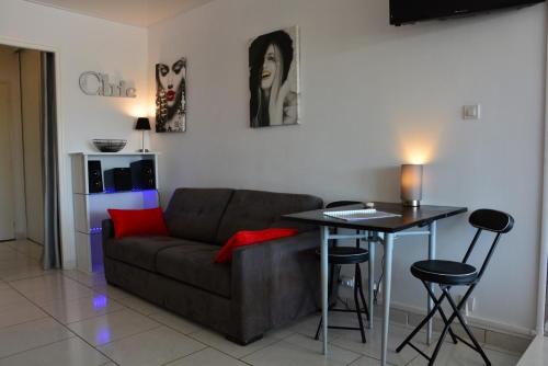 Héliopolis studio de charme naturiste avec terrasse et parking privé