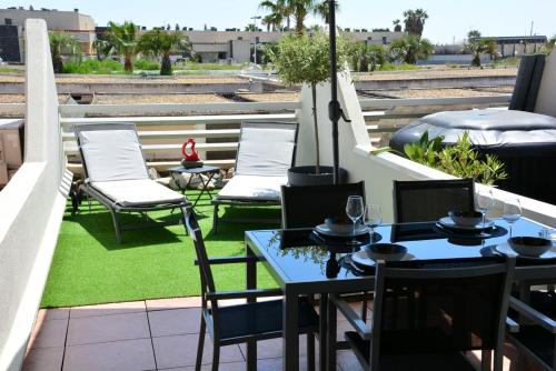 Héliopolis studio de charme naturiste avec terrasse et parking privé
