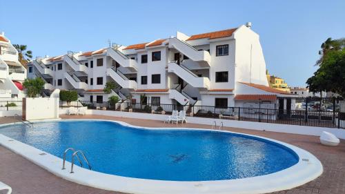 MODERN AND COMFORTABLE APARTMENt