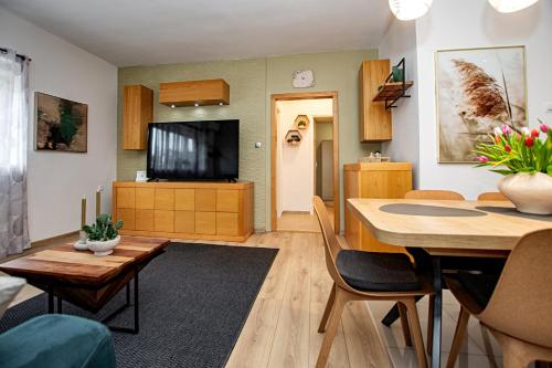 L Apartment