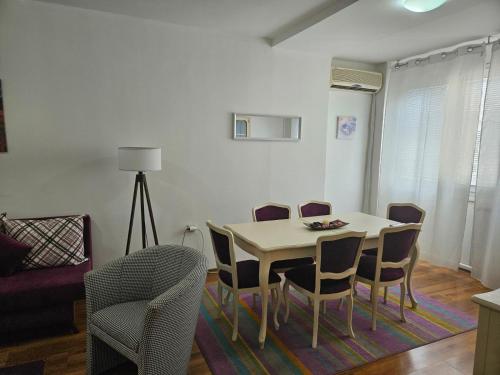 Zona d'estar a Premium Square Apartment