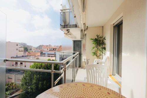 Le Poincaré - Apt 4 prs - clim - 300 m mer