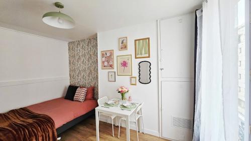 Cozy little Parisian nest, perfect for 2 people