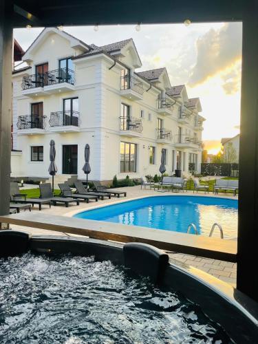Piscina a Royal Boutique o a prop