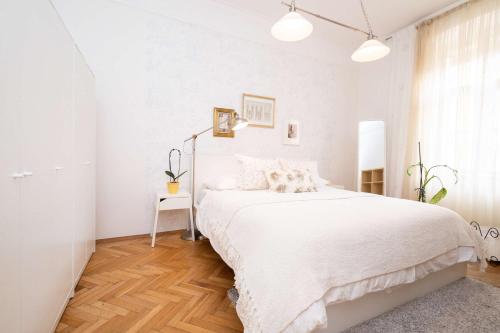 Old Town Serenity & Historic Charm