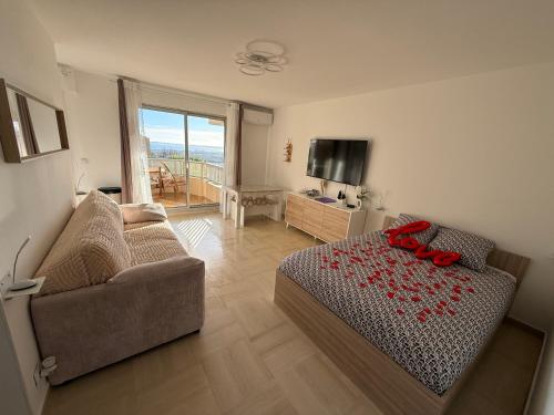 Le Cocon, studio 3etoiles, vue mer, piscine, Nice Ouest