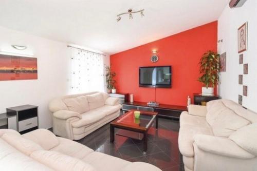 Family friendly house with a swimming pool Omis - 25197