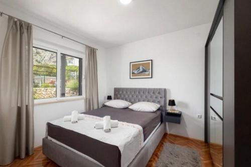 Family friendly house with a swimming pool Omis - 25197