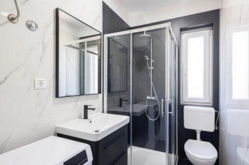 Family friendly house with a swimming pool Omis - 25197