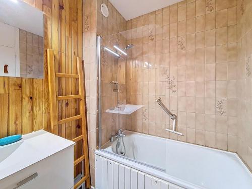 Appartement spacieux - 6 pers., pied des pistes - FR-1-344-1337