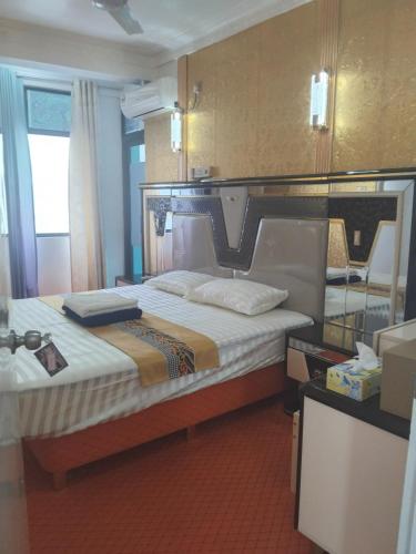 Ontrack Travel - room