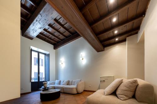 Elegant Design Two Bedroom Apartment near Spanish Steps Rome City Center