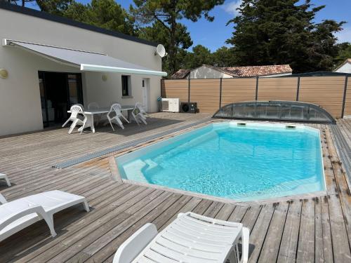 House with private pool
