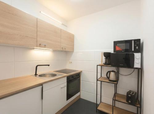 Comfortable 1BR & 1LR Apt Prime location of Vienna