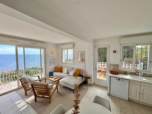 Bohème Beach Villa with seaview & private garden, Antheor