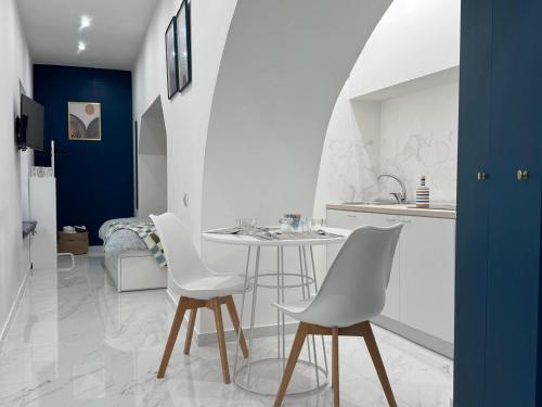 Opera Home