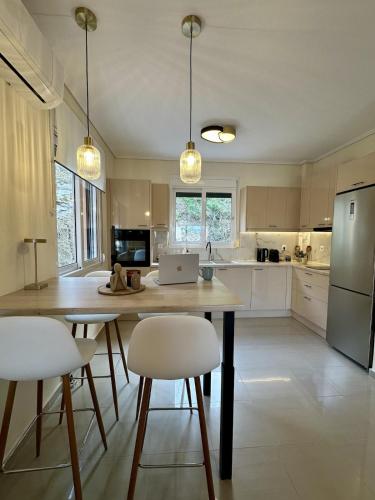 LazyFox Brand New Luxury Apartment near Corfu Town