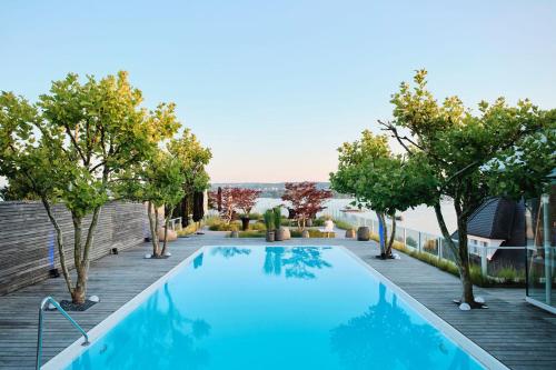 RIVA - Das Hotel am Bodensee — Swimming pool
