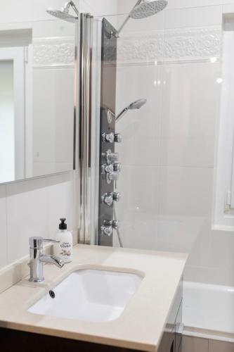 Luises apt By Kursaal Apartments en barrio de parking gratuito