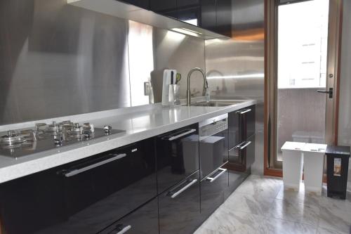 Grande Mare Tenmabashi 1500, 130 m2 luxury penthouse Apartment with a view of Osaka Castle, 2-minute walk from Tenmabashi Station