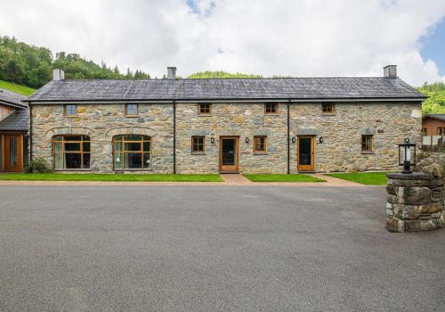 an old stone house with aphaltphaltphaltphaltphaltfficientfficientfficientfficientfficient at Glandwr Cottage at Hendre Rhys Gethin in Betws-y-coed