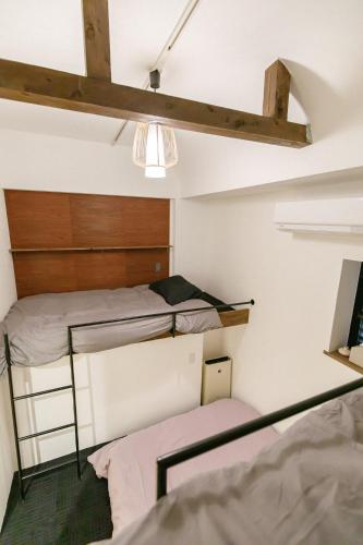 Parking for 2 cars-Osaka Castle & Kyoto good access and modern old house for rent