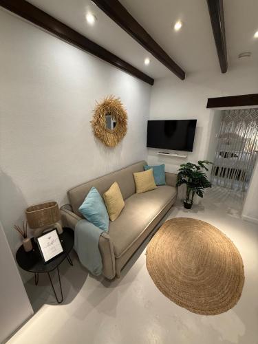 Cozy 1-Bdrm Apt in City Center