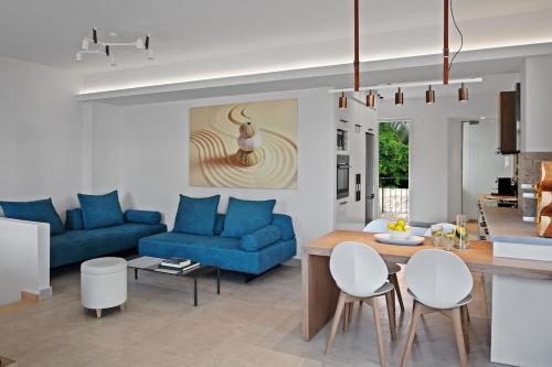 Elvina City House