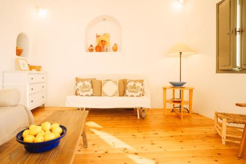 Pano Meria Cave House Two in Oia