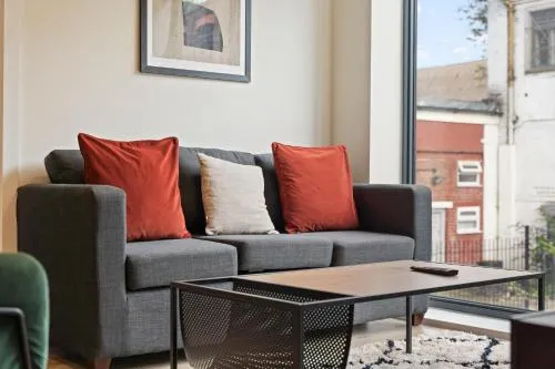 Richmond Row Apartments - Free On-Site Parking, WiFi & EV photo 14