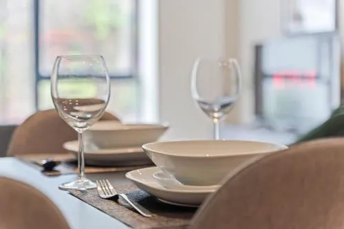Richmond Row Apartments - Free On-Site Parking, WiFi & EV photo 13