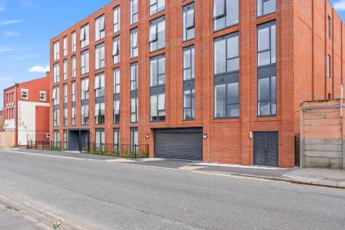 Richmond Row Apartments - Free On-Site Parking, WiFi & EV photo 12