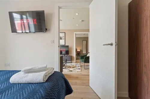 Richmond Row Apartments - Free On-Site Parking, WiFi & EV photo 7
