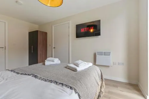 Richmond Row Apartments - Free On-Site Parking, WiFi & EV photo 19