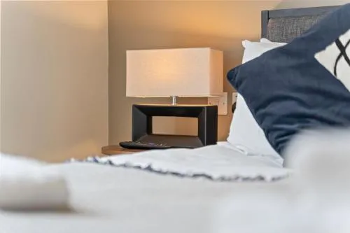 Richmond Row Apartments - Free On-Site Parking, WiFi & EV photo 9