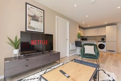 Richmond Row Apartments - Free On-Site Parking, WiFi & EV photo 20