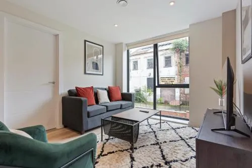 Richmond Row Apartments - Free On-Site Parking, WiFi & EV photo 21