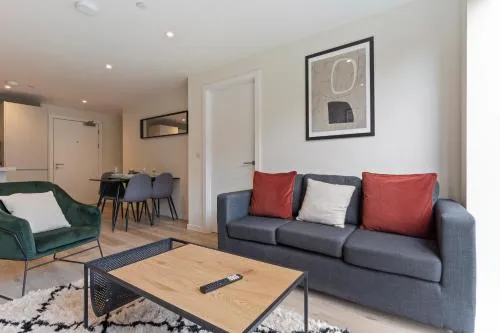 Richmond Row Apartments - Free On-Site Parking, WiFi & EV photo 24