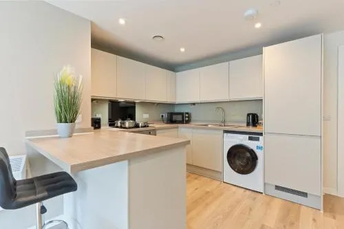 Richmond Row Apartments - Free On-Site Parking, WiFi & EV photo 28