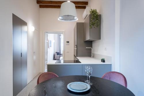 Navigli - Porta Genova Apartments