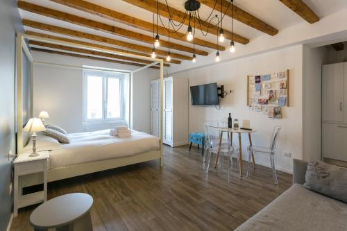 Navigli - Porta Genova Apartments