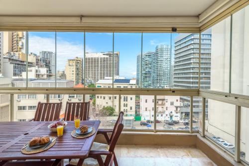 Beyroot, a prime downtown beirut 3 bedroom apartment, 24 7 power