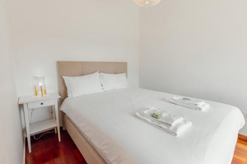 Bright Modern Boavista by Vacationy