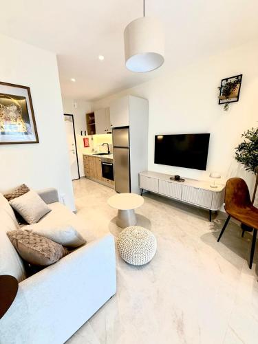 Fterna II Apartment Perea-1 Bedroom, Large Balcony, Near Beach & Airport