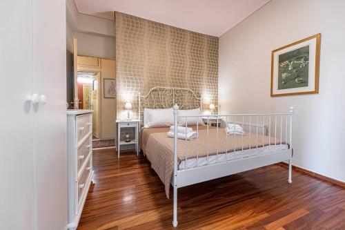 Modern 2BR Apt with View 2 King Beds & 1Gbps Fiber Internet