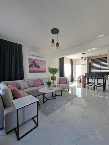 Modern & Cozy 1BR Apartment