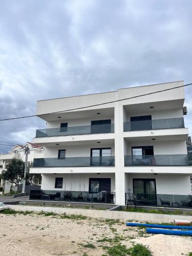 Apartment near beach and the airport Split