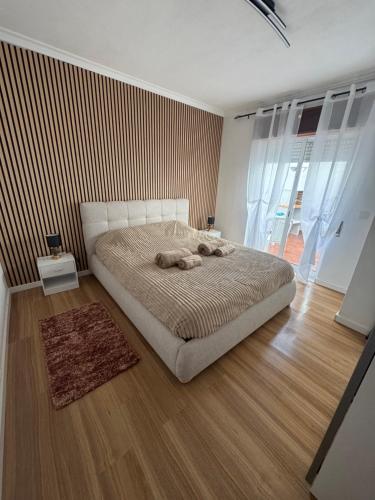 Leonor Home