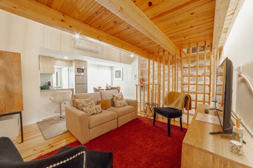 City Center Comfort Apartment by Vacationy