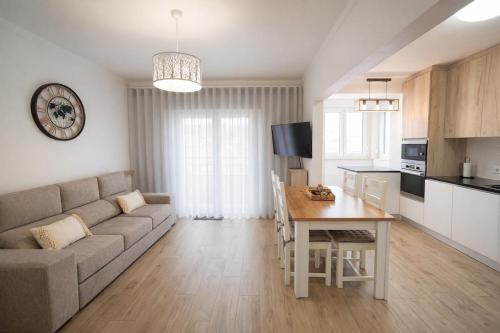Cantinho do Século - Sunny 2BR Near Bus Station
